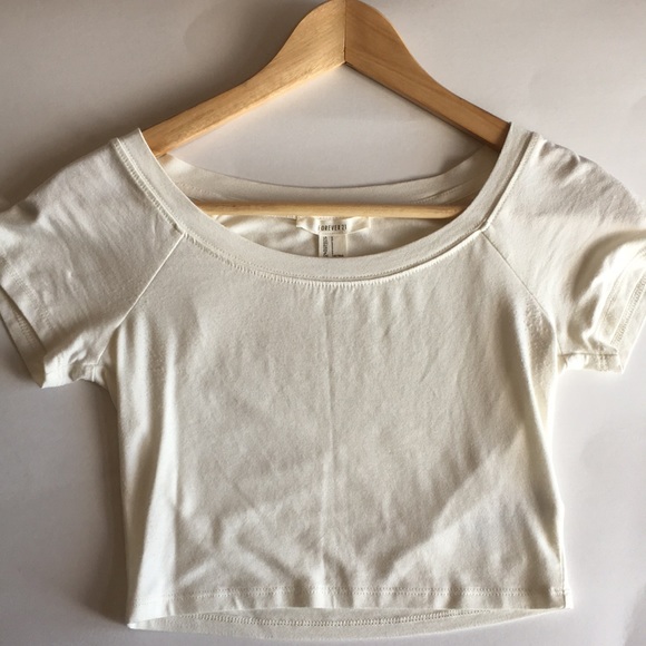 Forever 21- Cropped cream tee - Picture 2 of 4